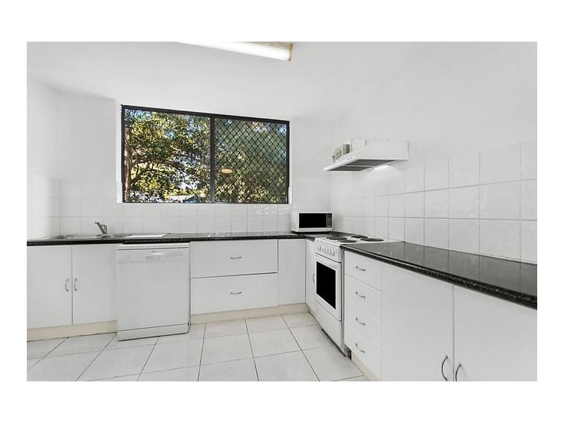 2/26 Rylatt Street, Indooroopilly QLD 4068