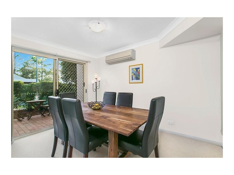 10/82 Russell Terrace, Indooroopilly QLD 4068