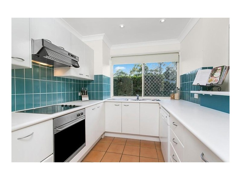 10/82 Russell Terrace, Indooroopilly QLD 4068