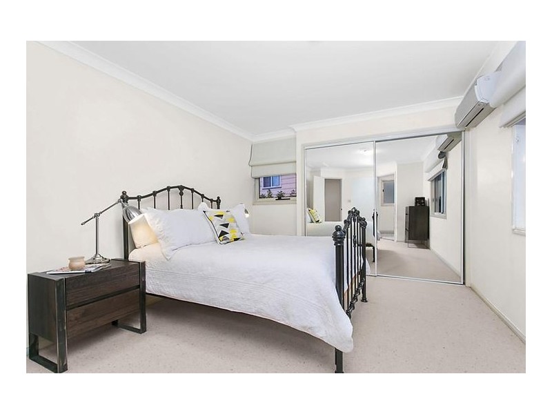 10/82 Russell Terrace, Indooroopilly QLD 4068
