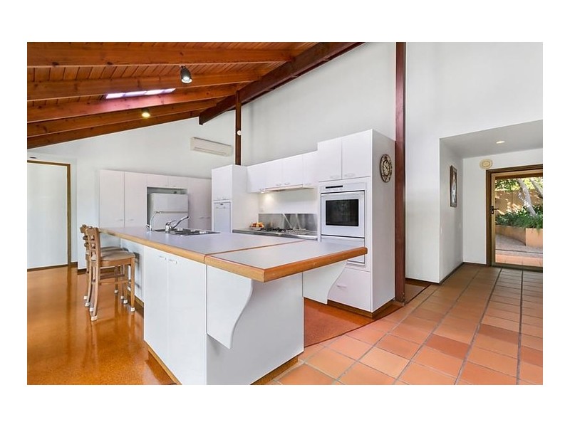 282 Chapel Hill Road, Chapel Hill QLD 4069