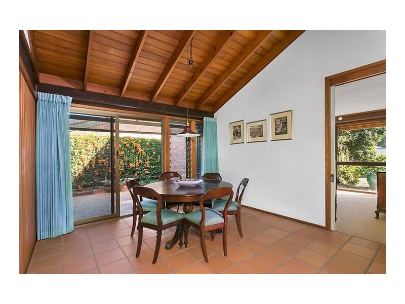 282 Chapel Hill Road, Chapel Hill QLD 4069