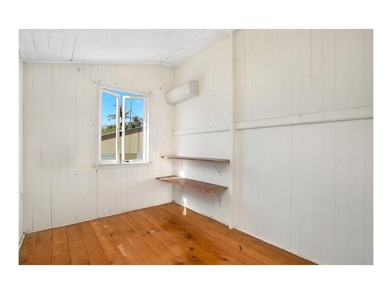 126 Morehead Avenue, Norman Park QLD 4170