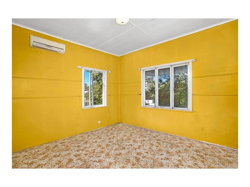 126 Morehead Avenue, Norman Park QLD 4170