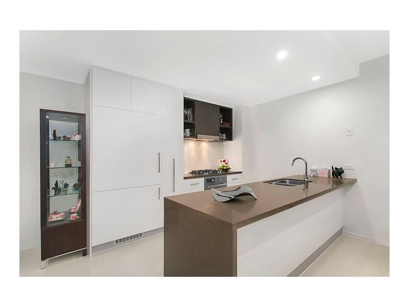 4018/37C Harbour Road, Hamilton QLD 4007