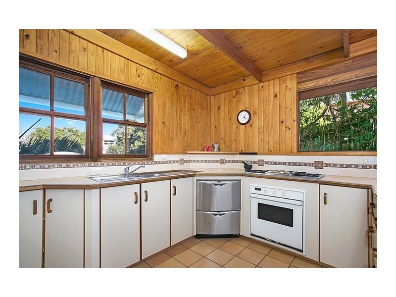32 Montrose Road, Taringa QLD 4068