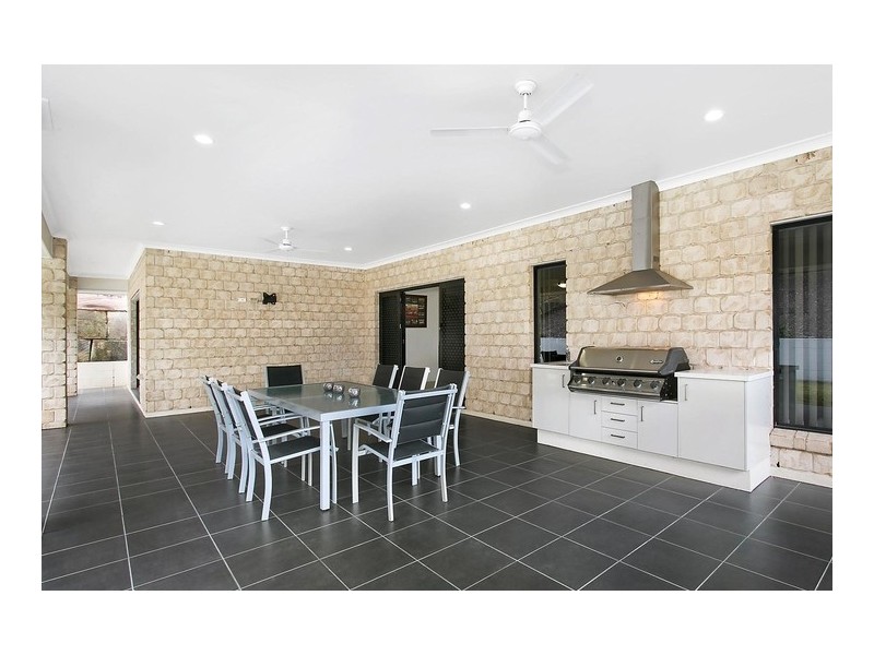 16 Page Close, Cashmere QLD 4500