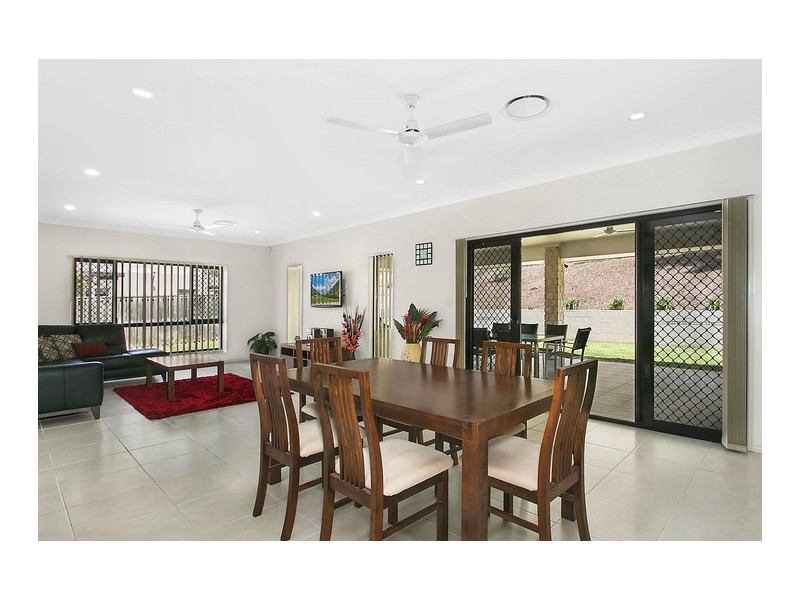 16 Page Close, Cashmere QLD 4500