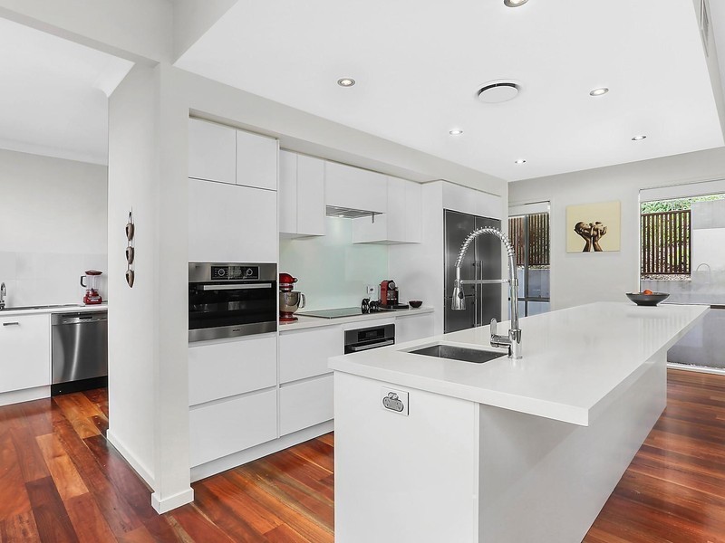 53 Raglan Street, St Lucia QLD 4067