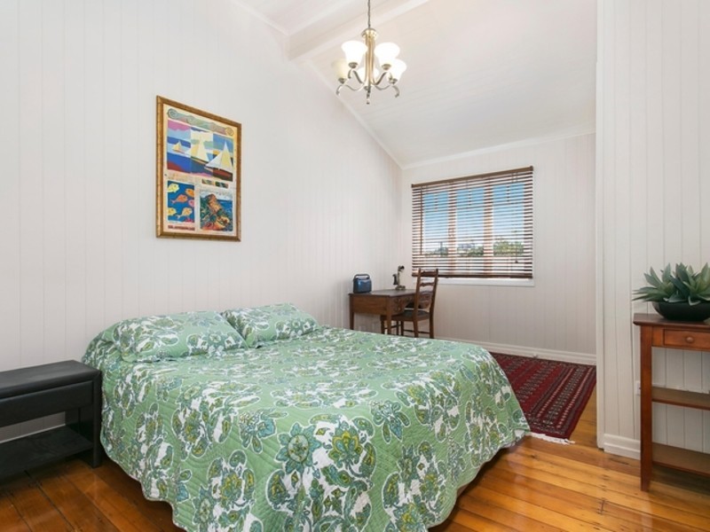 33 Lucy Street, Milton QLD 4064