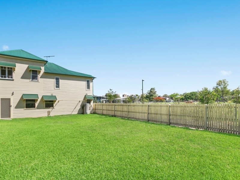 33 Lucy Street, Milton QLD 4064
