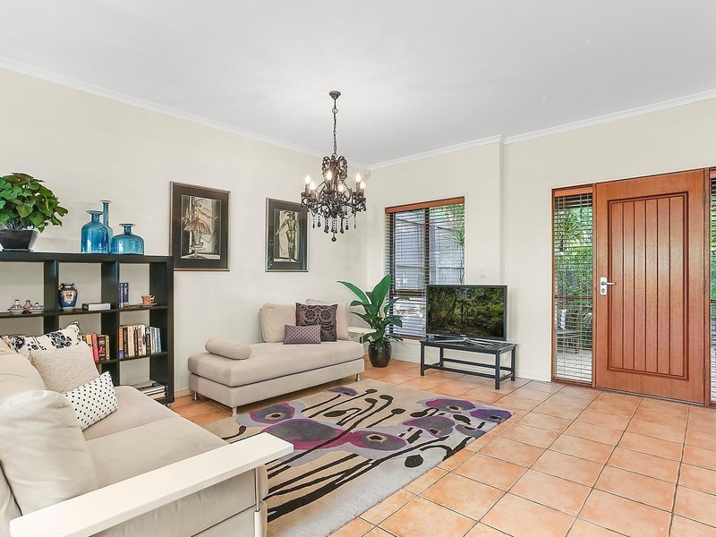 2/44 Bishop Street, St Lucia QLD 4067