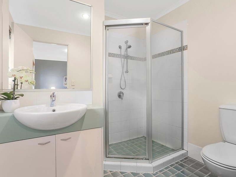 2/44 Bishop Street, St Lucia QLD 4067