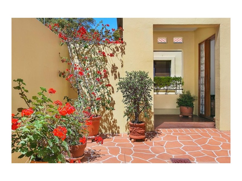 207A Carmody Road, St Lucia QLD 4067