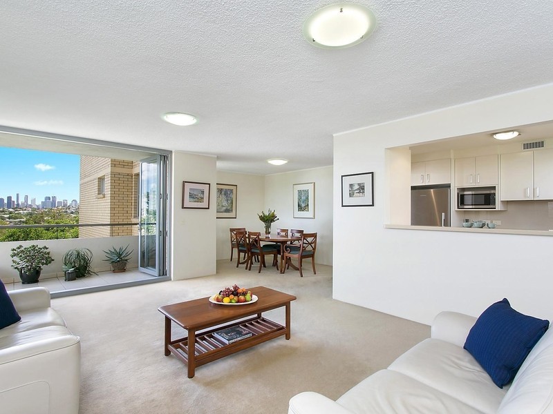 17/36 Jerdanefield Road, St Lucia QLD 4067
