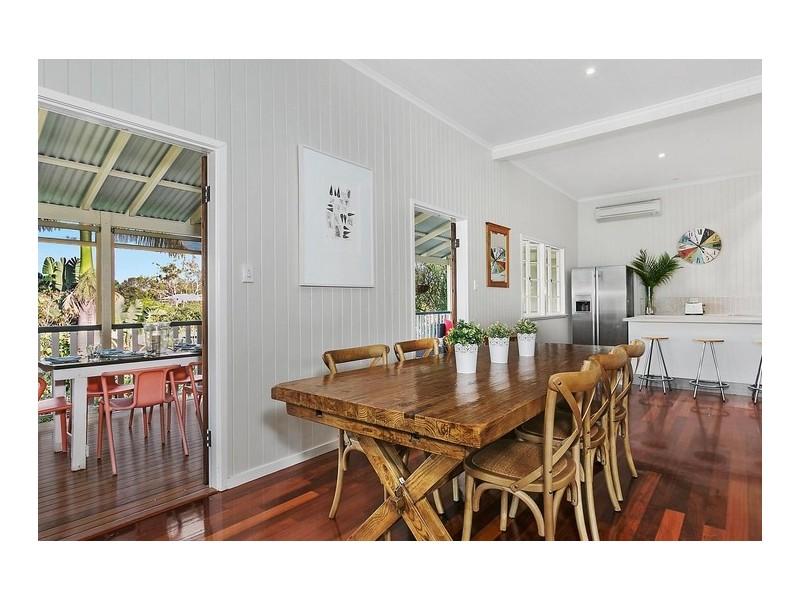 8 McLay Street, Coorparoo QLD 4151