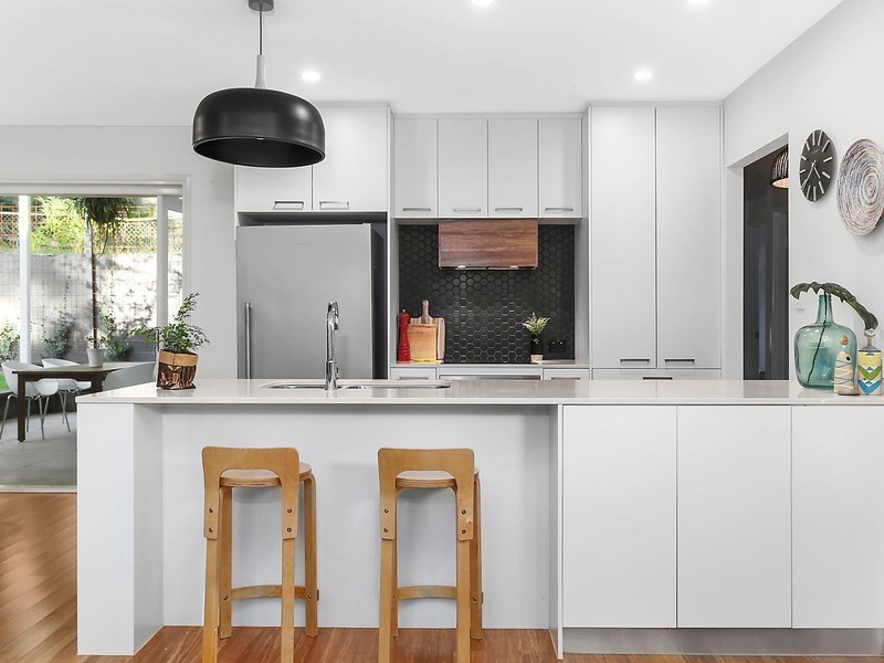 15 Kewarra Street, Kenmore QLD 4069