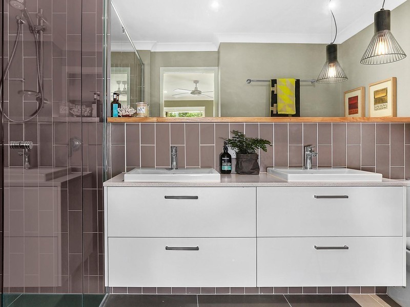 15 Kewarra Street, Kenmore QLD 4069