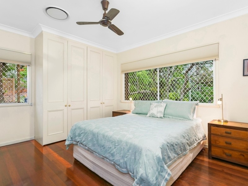 4 Pictavia Street, Toowong QLD 4066