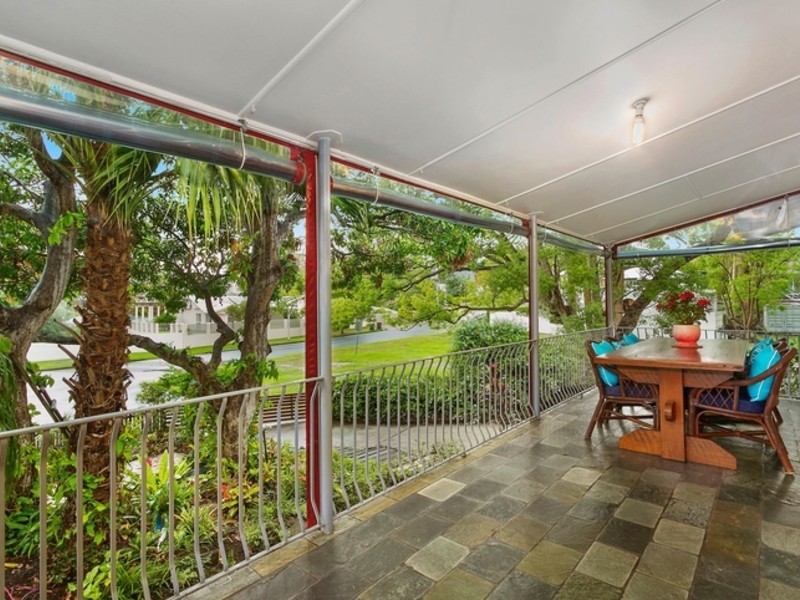 4 Pictavia Street, Toowong QLD 4066