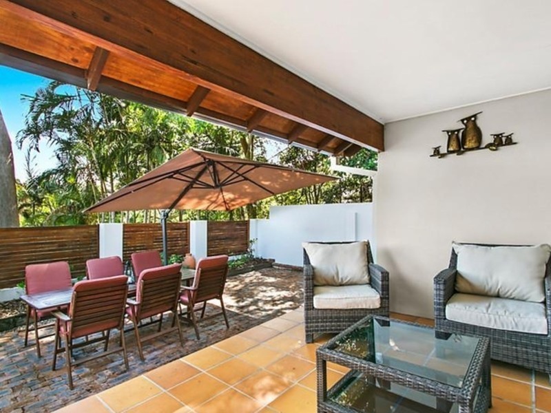 11 Donna Street, Kenmore QLD 4069