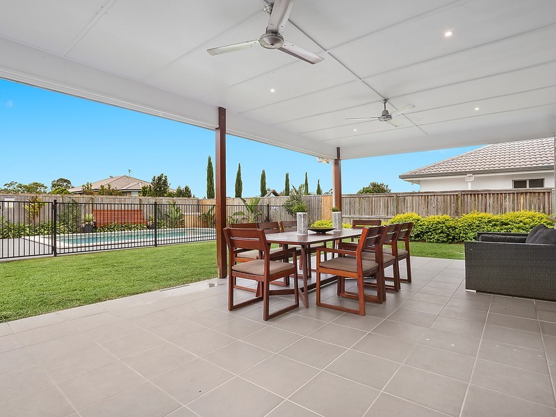 27 Paperbark Circuit, Moggill QLD 4070
