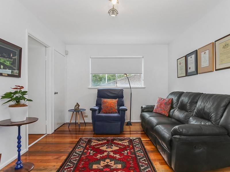 20 Crestview Street, Kenmore QLD 4069