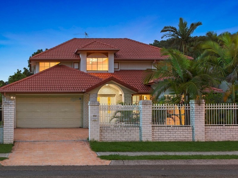 256 Chapel Hill Road, Chapel Hill QLD 4069