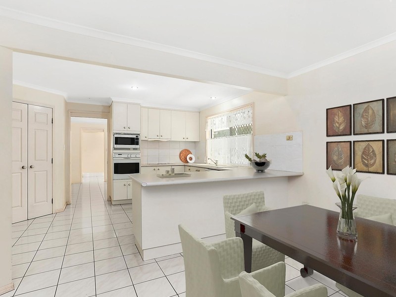 256 Chapel Hill Road, Chapel Hill QLD 4069