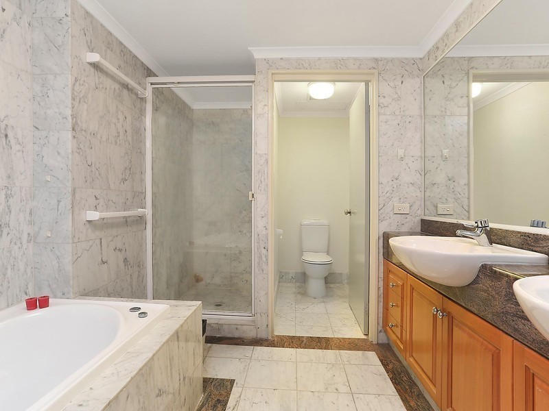 23/8 Goodwin Street, Kangaroo Point QLD 4169