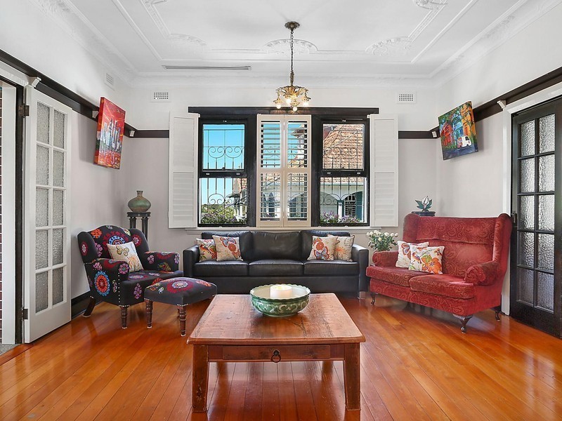 10 Crescent Road, Hamilton QLD 4007