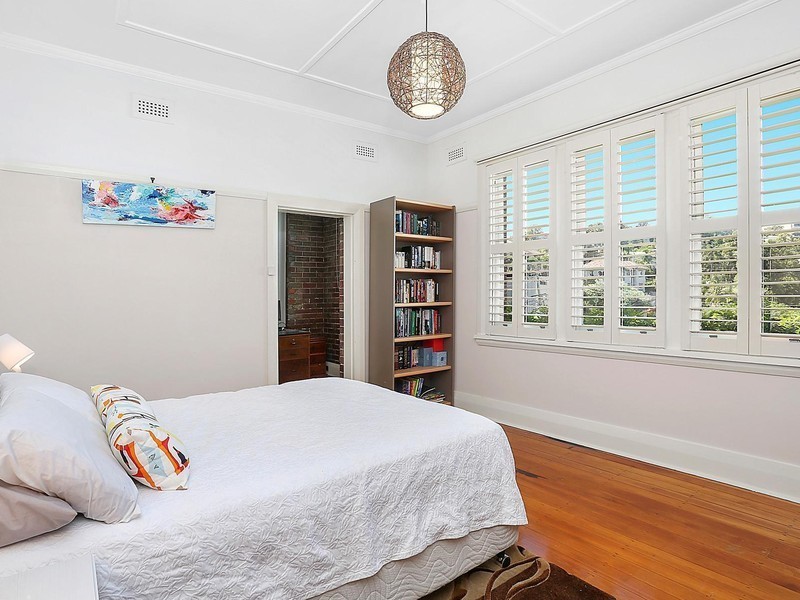 10 Crescent Road, Hamilton QLD 4007