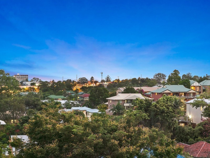 34 Goldsbrough Road, Taringa QLD 4068