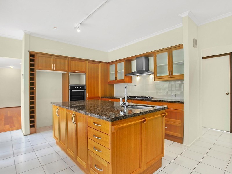 23 Fuelling Street, Chapel Hill QLD 4069