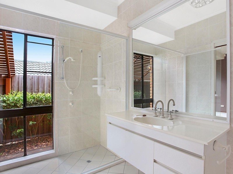 23 Fuelling Street, Chapel Hill QLD 4069