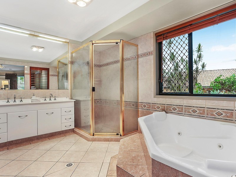 1 Brooklands Circuit, Forest Lake QLD 4078