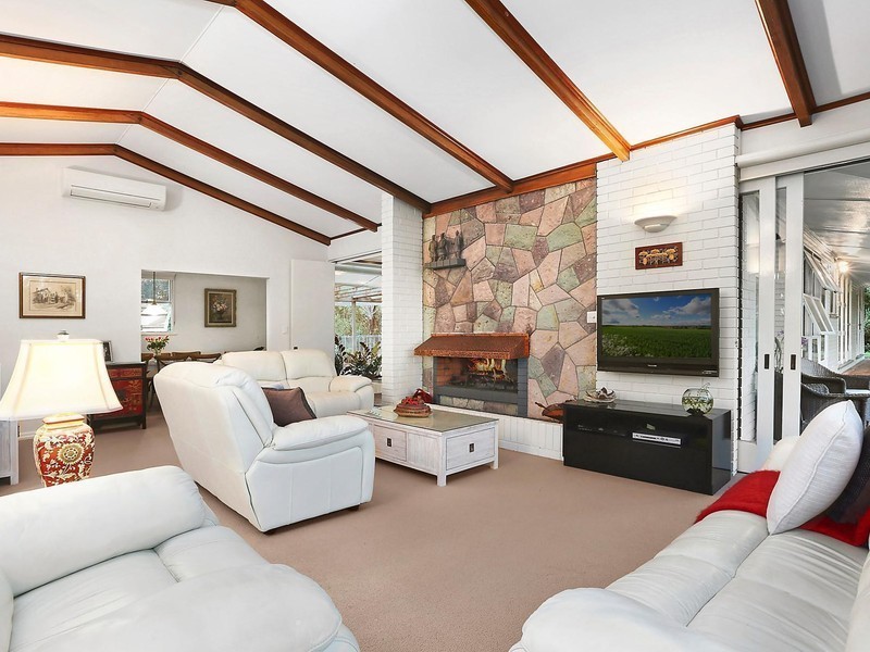 17 Rafting Ground Road, Brookfield QLD 4069