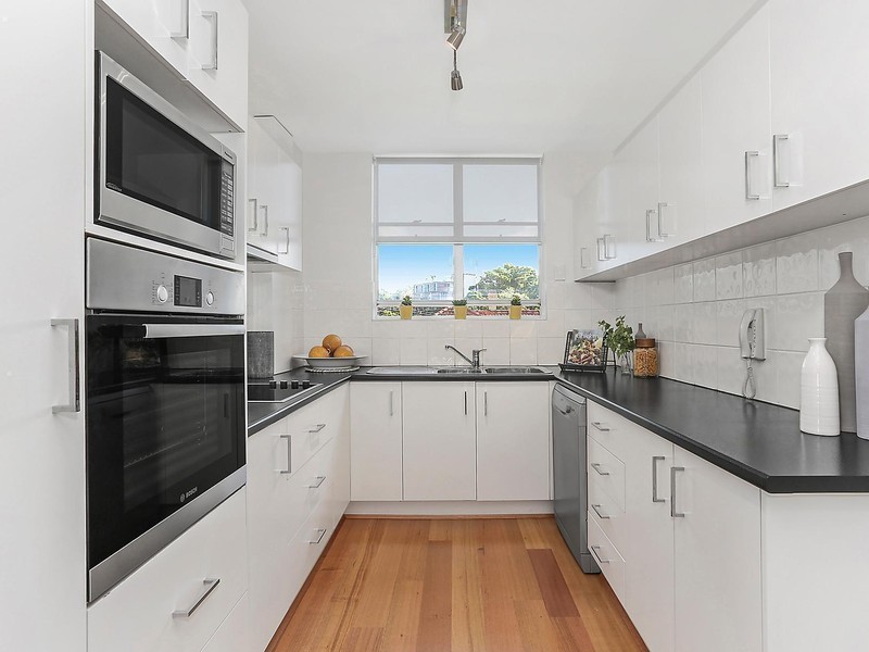 11/36 Jerdanefield Road, St Lucia QLD 4067