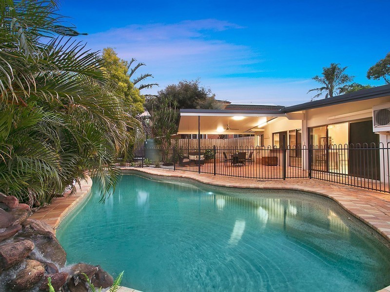 2 Nindethana Street, Indooroopilly QLD 4068