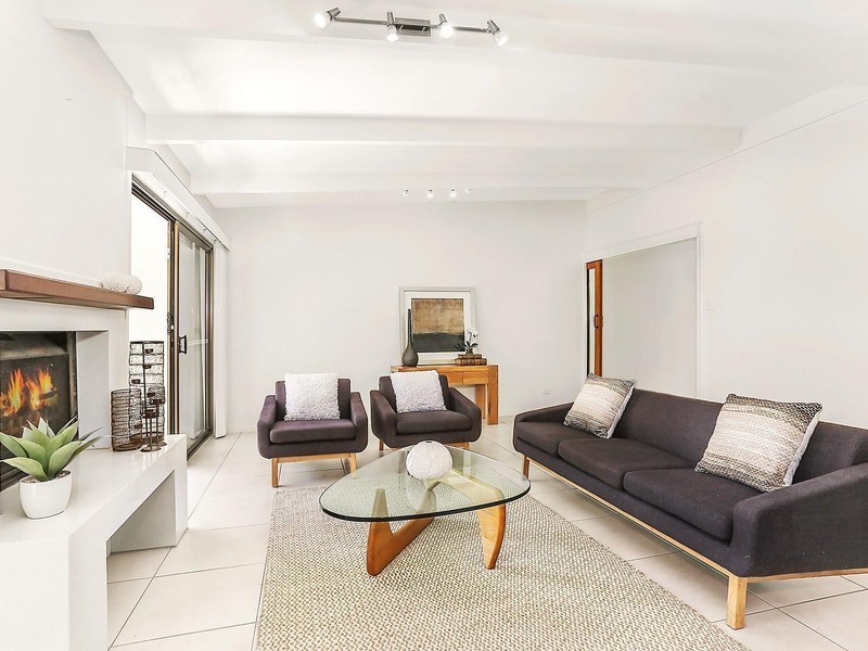 2 Nindethana Street, Indooroopilly QLD 4068