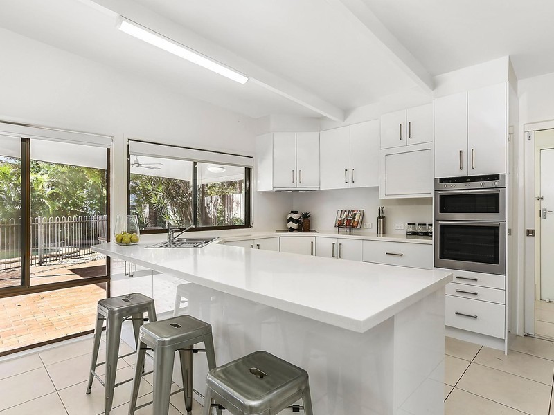 2 Nindethana Street, Indooroopilly QLD 4068