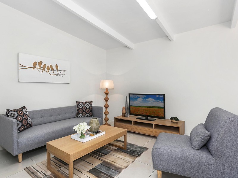 2 Nindethana Street, Indooroopilly QLD 4068