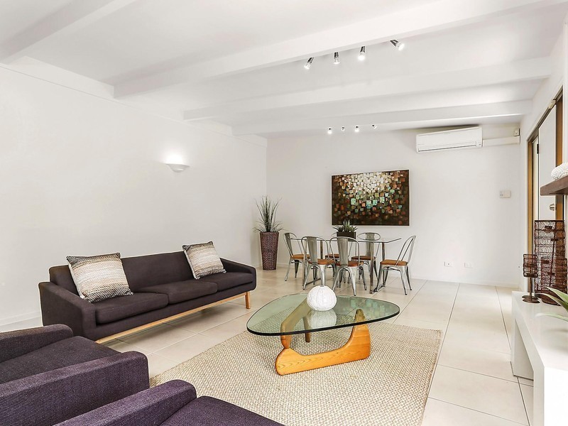 2 Nindethana Street, Indooroopilly QLD 4068