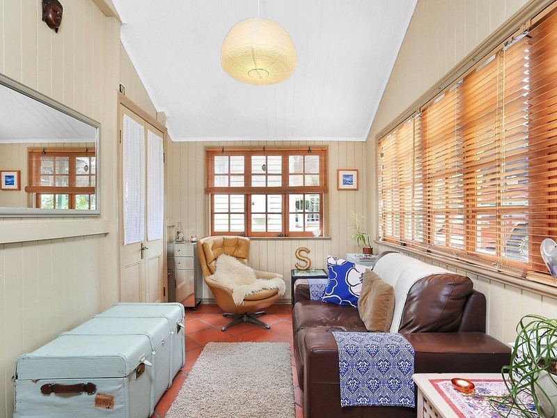 44 Sixth Avenue, Bardon QLD 4065