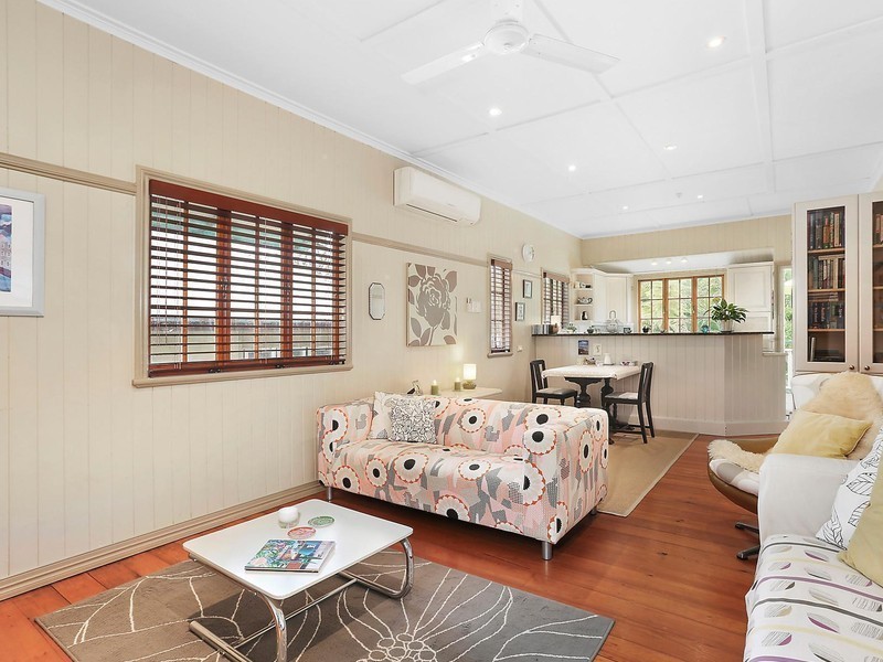 44 Sixth Avenue, Bardon QLD 4065