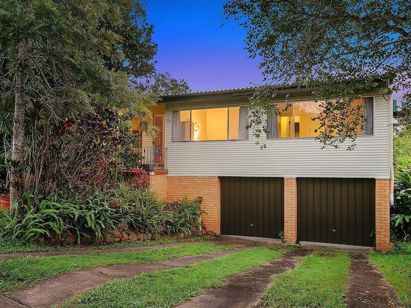 65 Burns Parade, Chapel Hill QLD 4069