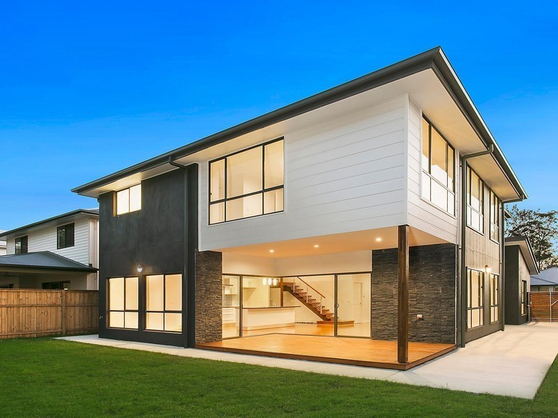 30 Woodgate Street, Oxley QLD 4075