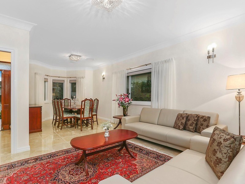 52 Diamantina Street, Chapel Hill QLD 4069