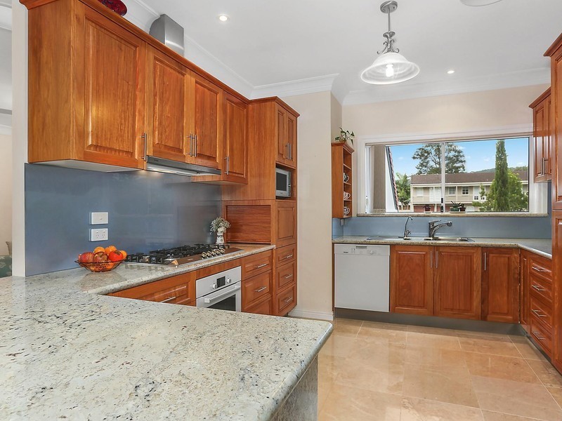 52 Diamantina Street, Chapel Hill QLD 4069