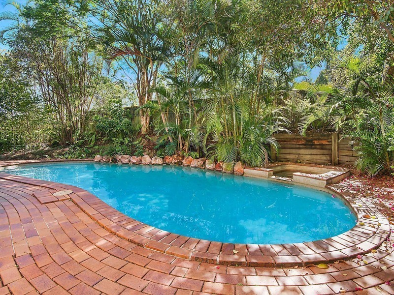 29 Sleaford Street, Chapel Hill QLD 4069